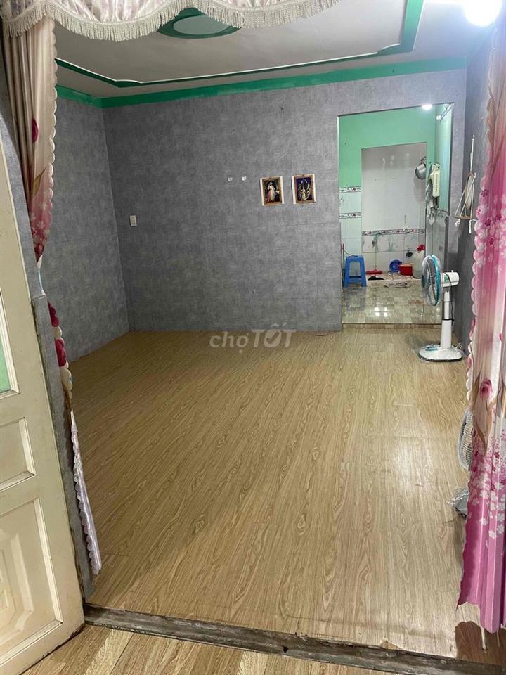 Cần tiền bán gấp căn nhà cấp 4