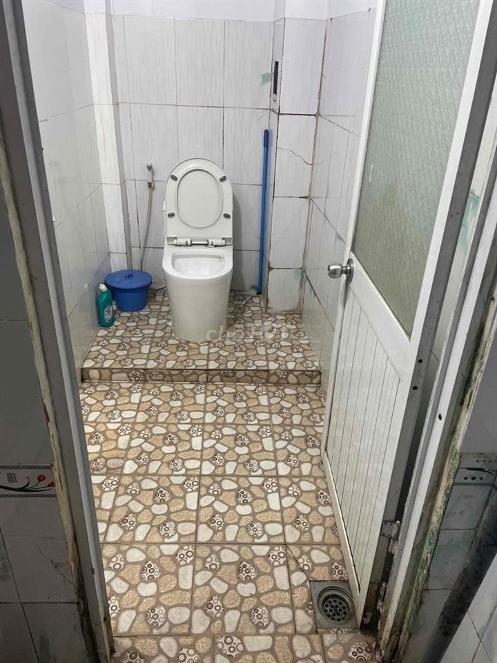 Cần tiền bán gấp căn nhà cấp 4