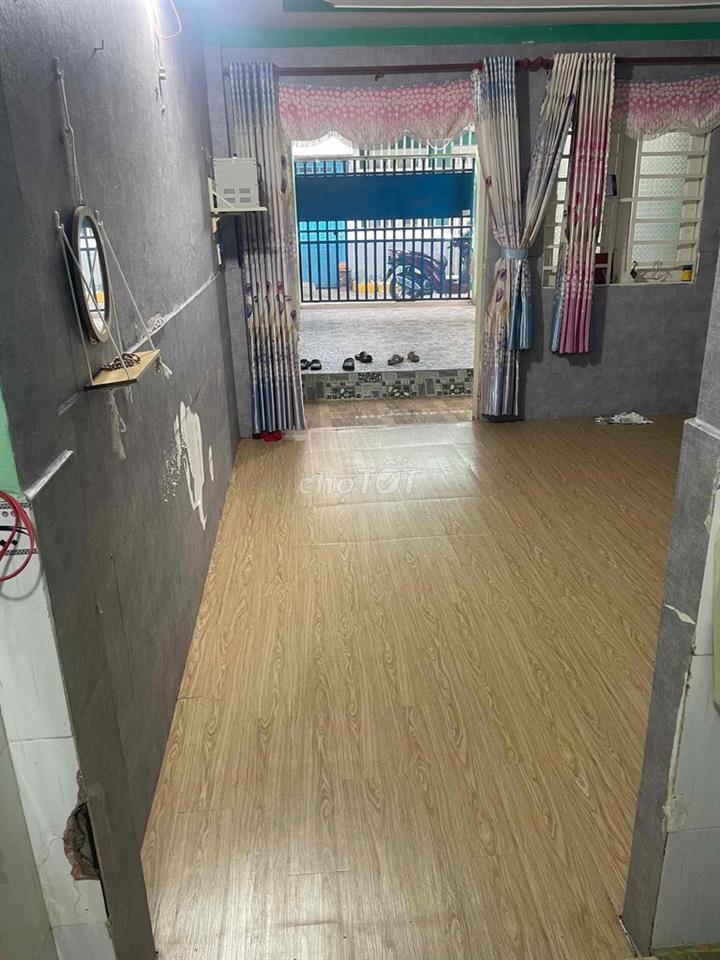 Cần tiền bán gấp căn nhà cấp 4
