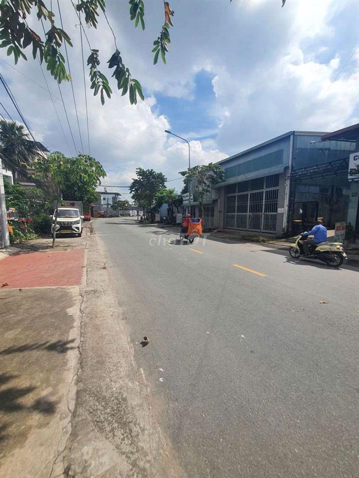 NHÀ MẶT TIỀN KINH DOANH BUÔN BÁN TRUNG TÂM LÁI TJIÊI ,TP HCM