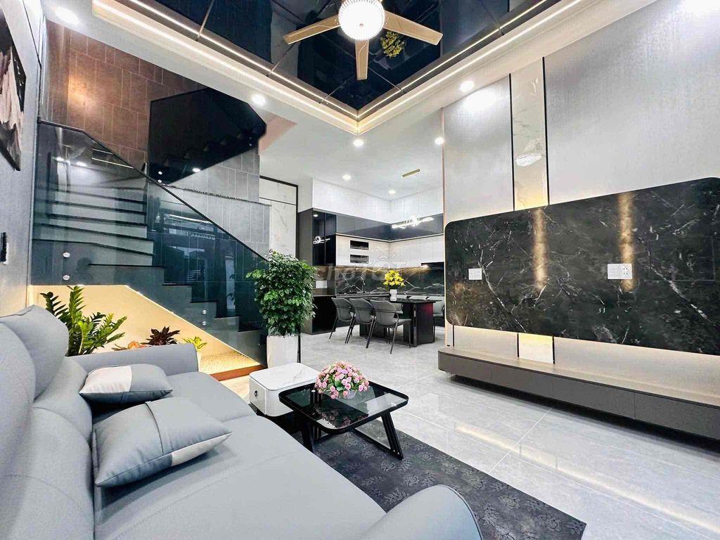 Nhà Đẹp Phú Hoà Hẽm Lê Hồng Phong , nhựa 5m gần chợ. ngang 7m ,3 tầng