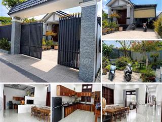 Nhà Định Hoà , Thủ Dầu Một 10x40m. 3pn full nội thất