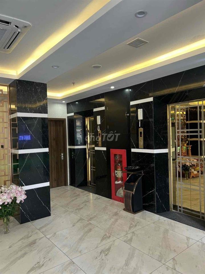 Khách sạn 9 tầng 66 Phòng Doanh thu 800tr/th Mặt tiền Hoàng Văn Thụ
