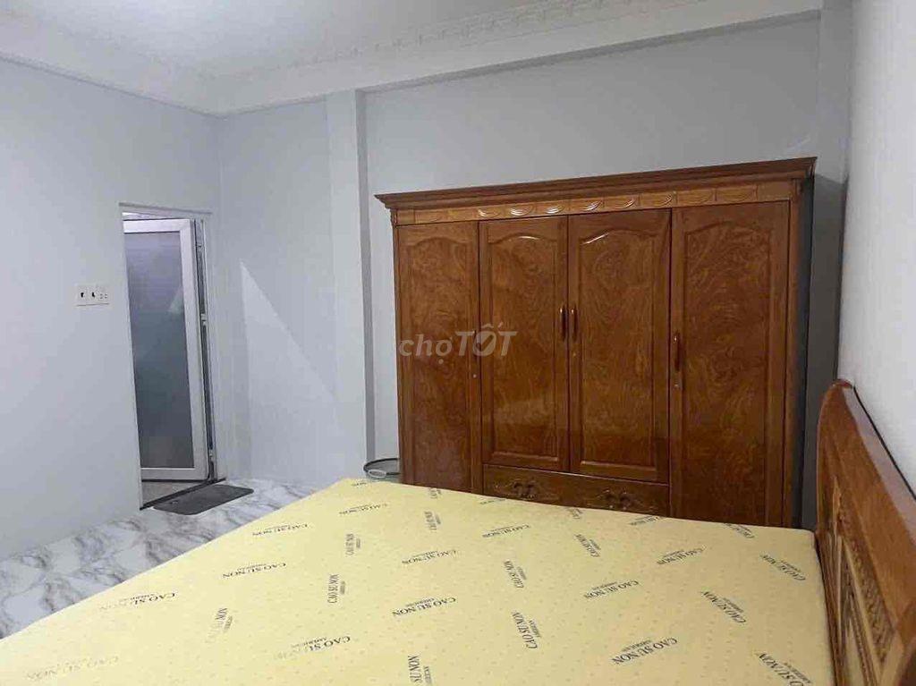 nhà Phú Lợi , hẽm Lê Hồng Phong , 1 trệt 1 Lửng 2pn. sẵn nội thất