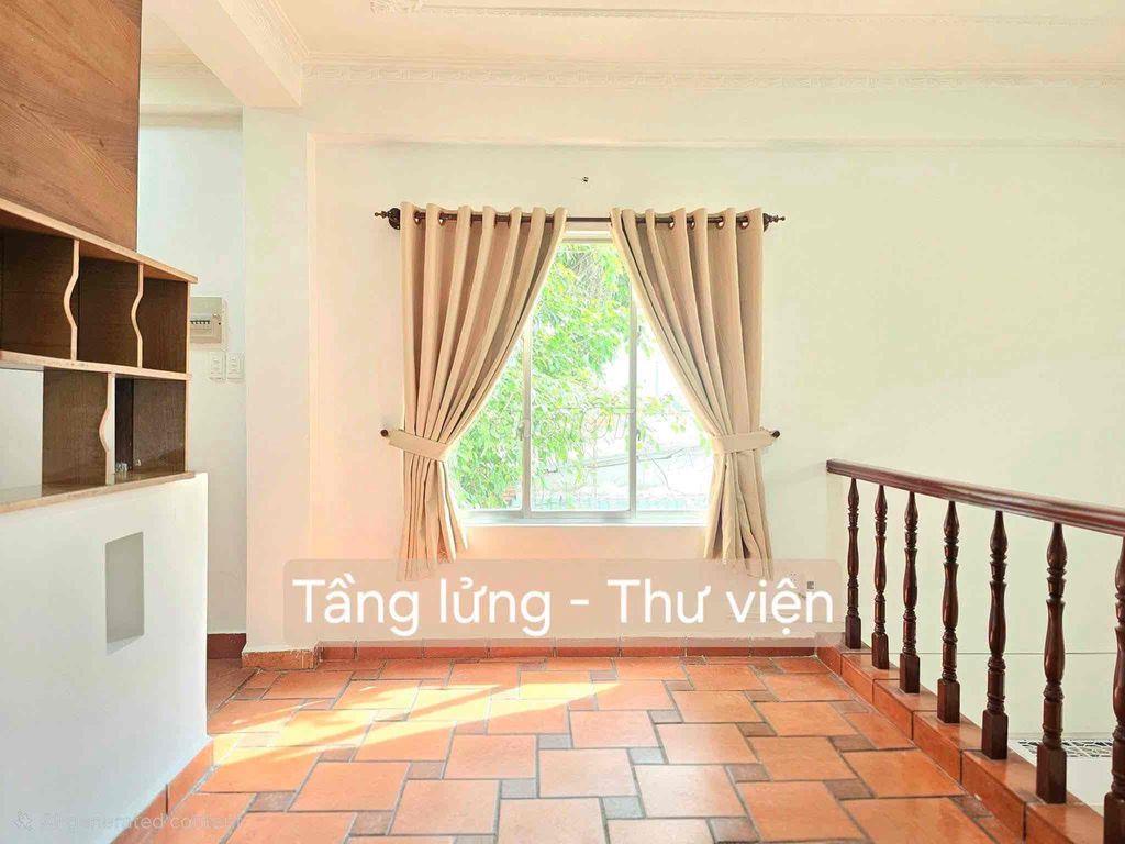 Mặt bằng kinh doanh 1 trệt 2 Lầu 5x33m.