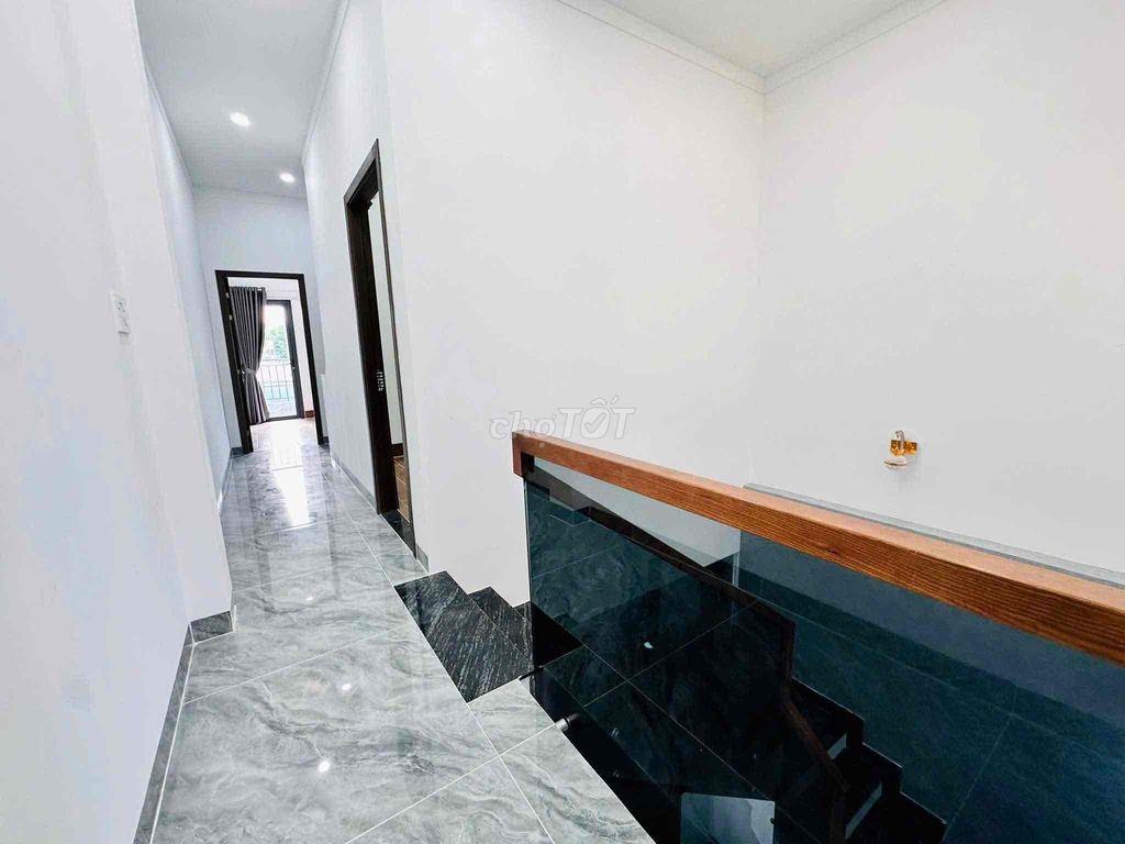 Nhà Mới Phú Hoà Thủ Dầu Một 4pn có sân sau rộng