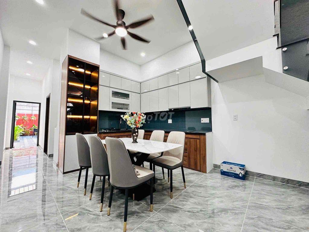 Nhà Mới Phú Hoà Thủ Dầu Một 4pn có sân sau rộng