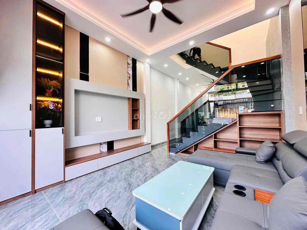 Nhà Mới Phú Hoà Thủ Dầu Một 4pn có sân sau rộng