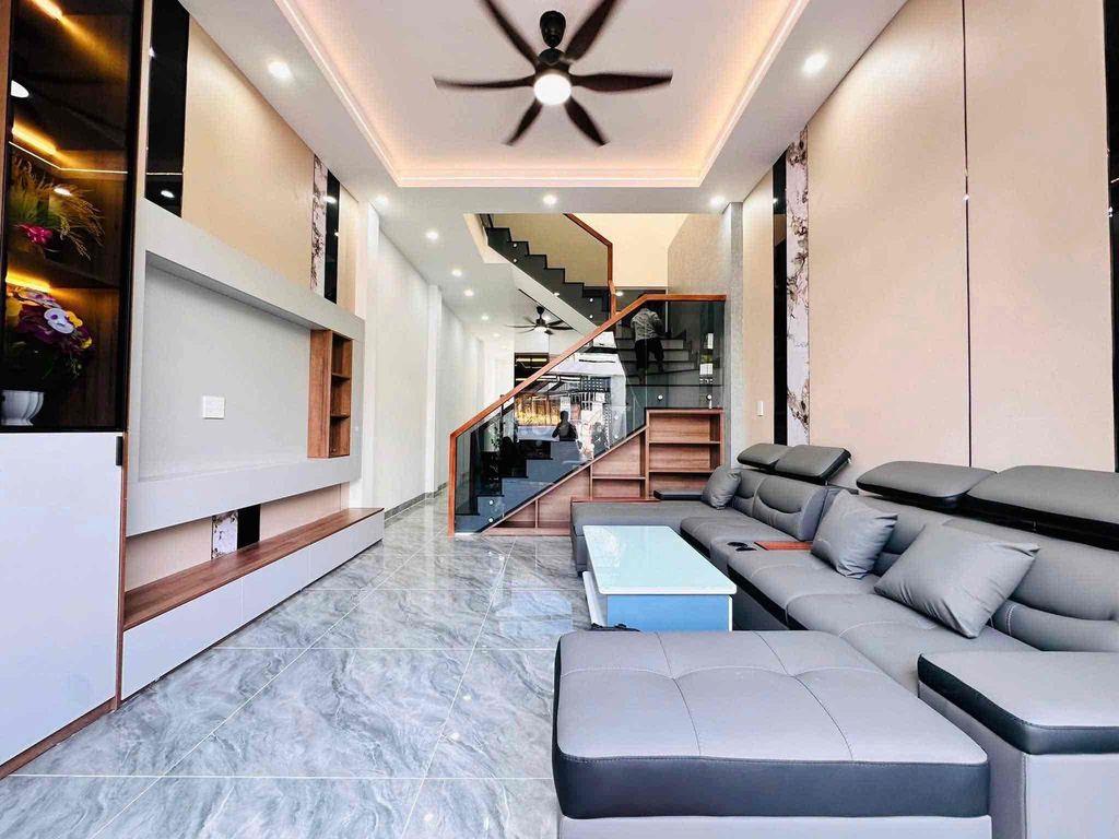 Nhà Mới Phú Hoà Thủ Dầu Một 4pn có sân sau rộng