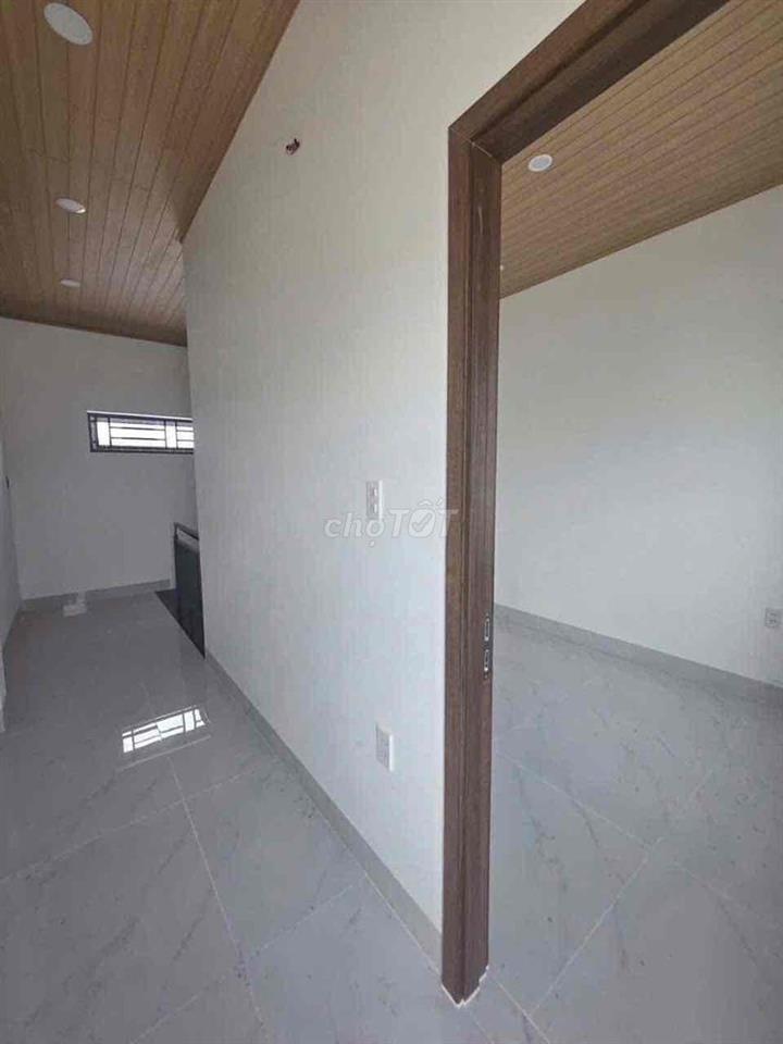 Nhà mặt tiền Kinh Doanh Huỳnh Văn Luỹ gần Thành Phố mới 1tr1l 5pn