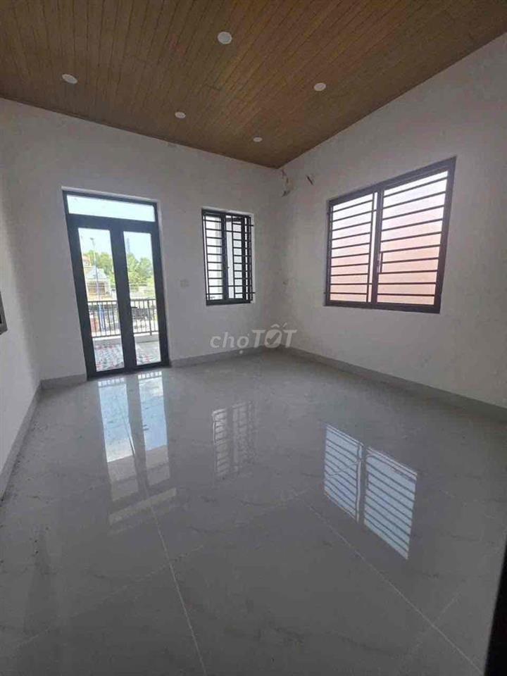 Nhà mặt tiền Kinh Doanh Huỳnh Văn Luỹ gần Thành Phố mới 1tr1l 5pn