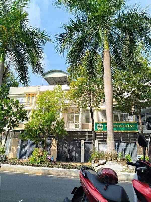 Nhà KDC Hiệp Thành 3 , Trục chính 1 trệt 2 Lầu 5x20 4pn rộng