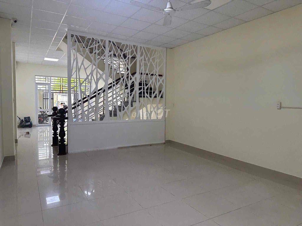 Nhà KDC Hiệp Thành 3 , Trục chính 1 trệt 2 Lầu 5x20 4pn rộng