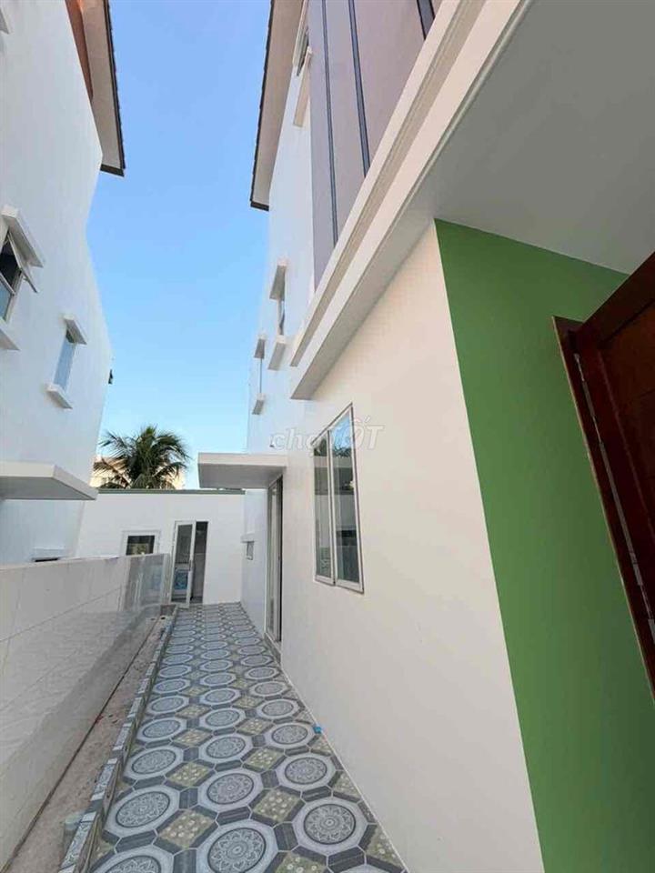 Nhà Phố Liền kề Suncasa 1. gần Thành Phố Mới ngang 7m. 4pn