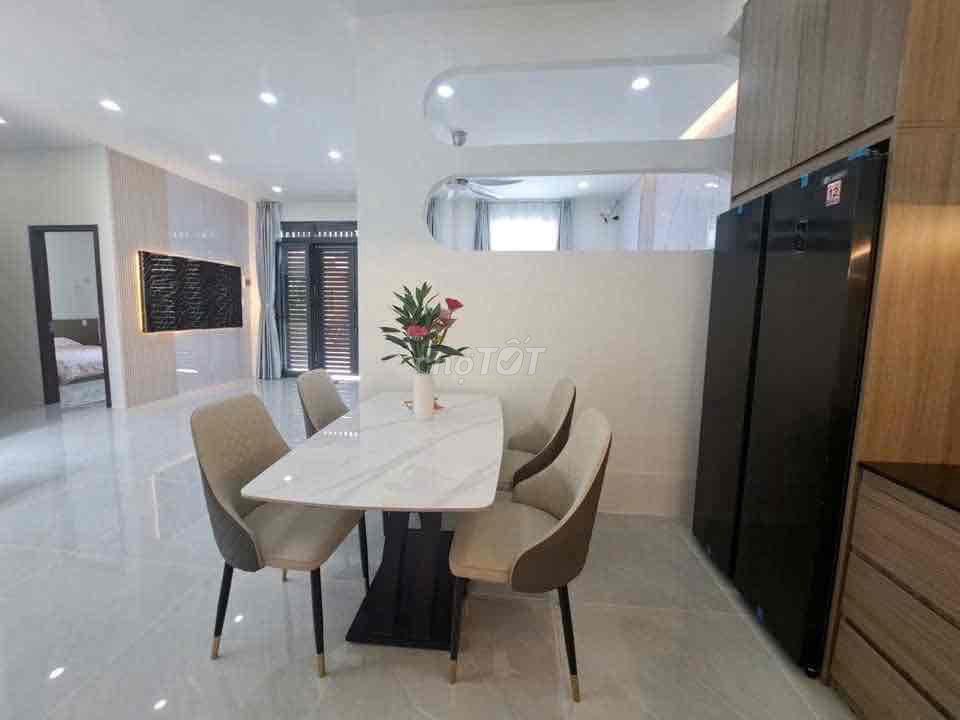 Nhà Phú Hoà Hẽm Lê Hồng Phong 2pn sẵn nội thất