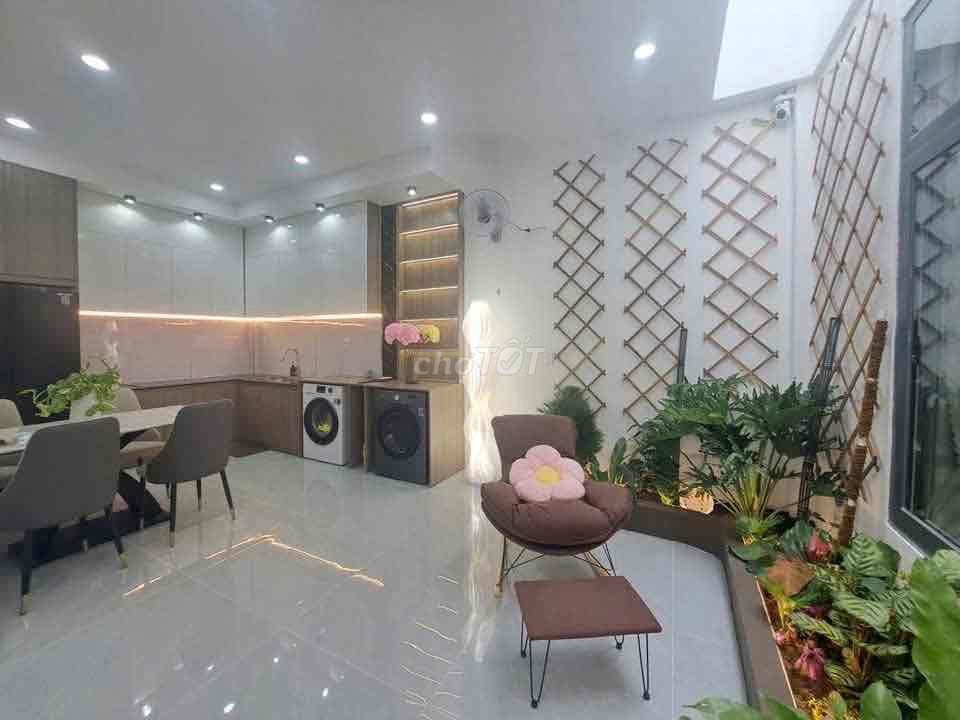 Nhà Phú Hoà Hẽm Lê Hồng Phong 2pn sẵn nội thất