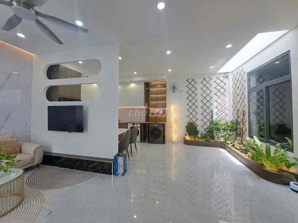 Nhà Phú Hoà Hẽm Lê Hồng Phong 2pn sẵn nội thất