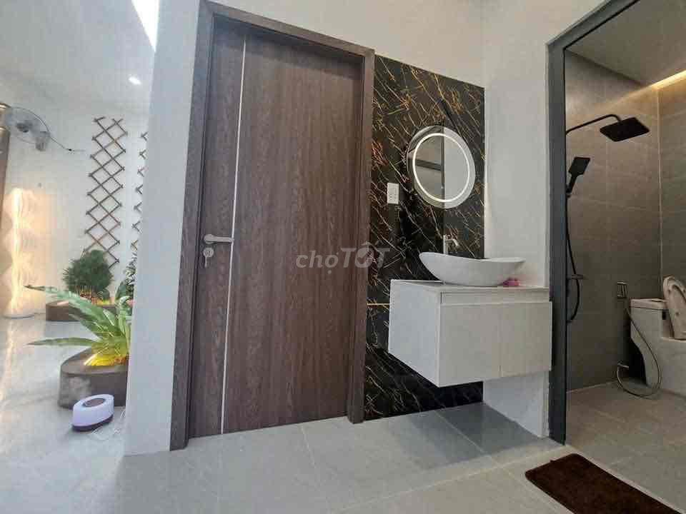 Nhà Phú Hoà Hẽm Lê Hồng Phong 2pn sẵn nội thất