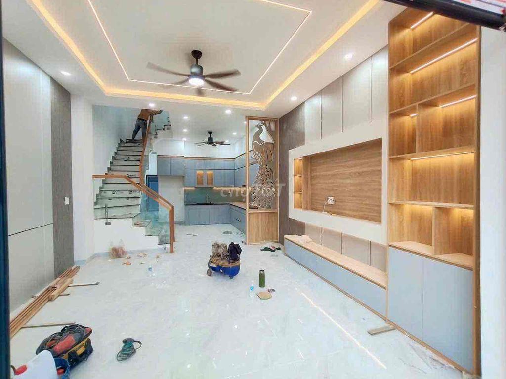 Nhà KDC Phú Hoà 2 , 1 trệt 2 Lầu 4pn , nở hậu sắp hoàn thiện