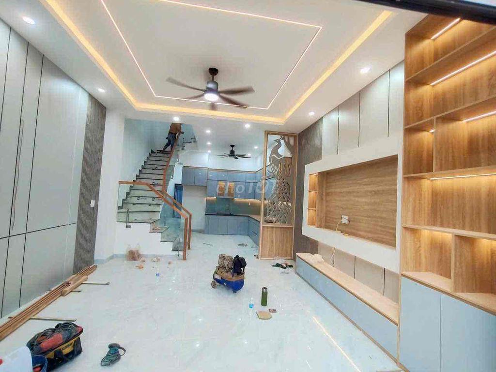 Nhà KDC Phú Hoà 2 , 1 trệt 2 Lầu 4pn , nở hậu sắp hoàn thiện