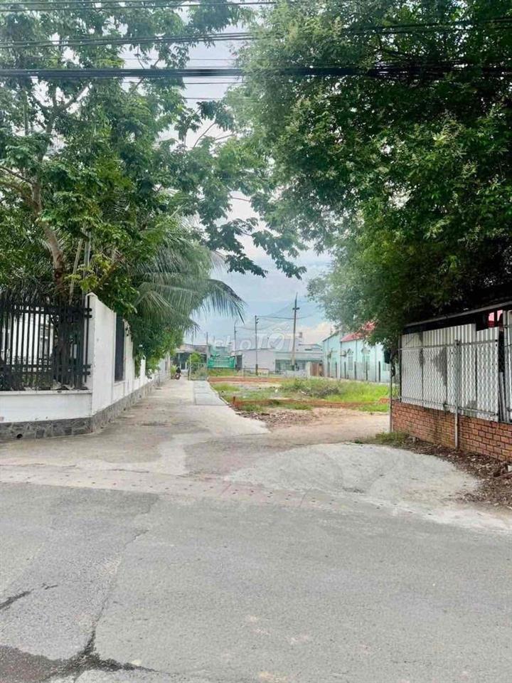 Đất Phú Lợi Hẽm 178 Huỳnh Văn luỹ , ngang 6,8m.