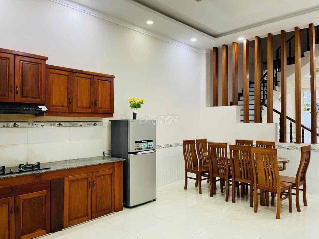 Nhà Hiệp Thành , gần Vòng xoay Hiệp Thành  , 1 trệt 2 Lầu 6pn sẵn nt