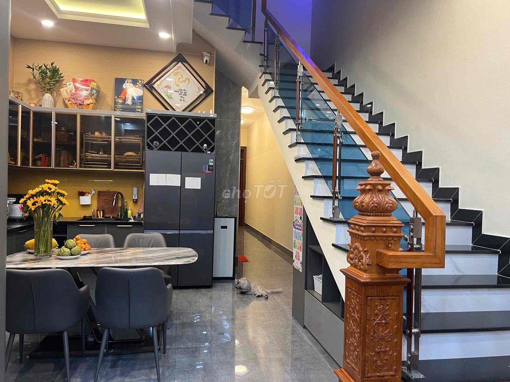 Giảm 2 tỉ bán nhanh căn nhà tâm huyết xây ở Mặt tiền Dx Định Hoà.