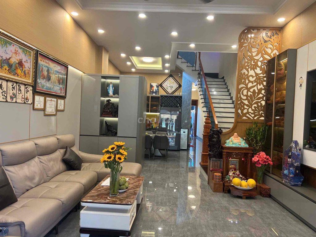 Giảm 2 tỉ bán nhanh căn nhà tâm huyết xây ở Mặt tiền Dx Định Hoà.