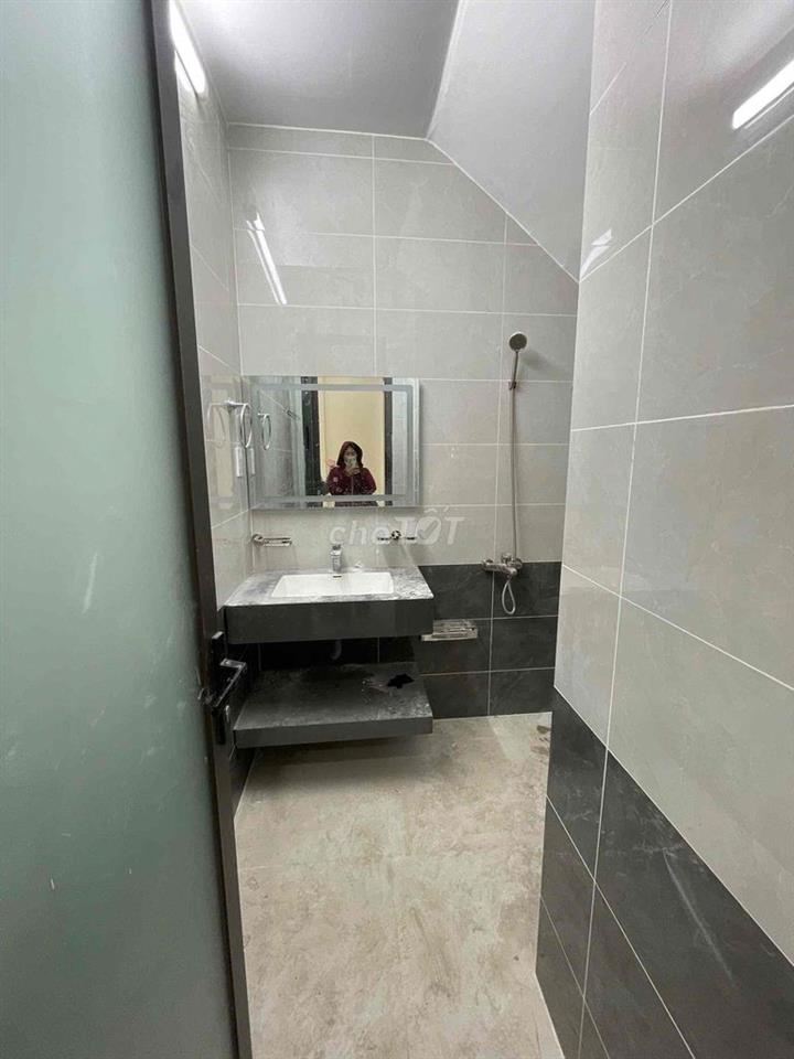 Nhà Phố Thương mai UniTown. thành Phố Mới . 4 tầng 6 phòng 7wc