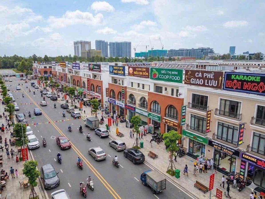 Nhà Phố Liền Kề trung tâm Thành Phố Mới , 3 tầng , sổ sẵn hoàn công.