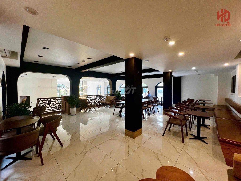 cho thuê tầng trệt +Lửng toà nhà Mặt tiền Hoàng văn Thụ 200m2 ,