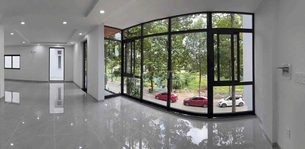 Mặt bằng trong KDC Hiệp Thành 3 , vừa ở vừa kinh doanh  10x32m.