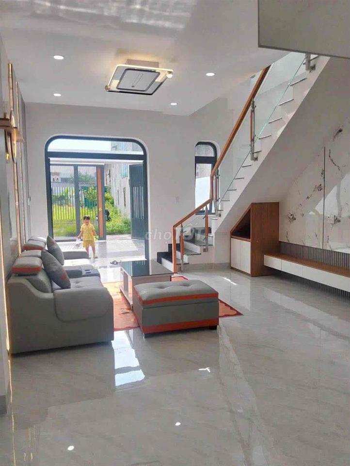 Nhà Phú Mỹ Mới Xây 3pn 2wc sẵn giường tủ , bàn ghế