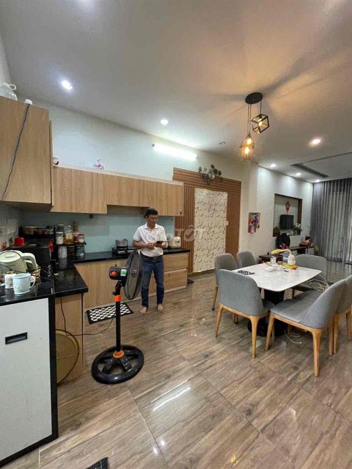 Cho thuê nhà mặt tiền Kinh Doanh. hẽm 93 Nguyễn Thị Minh Khai ,