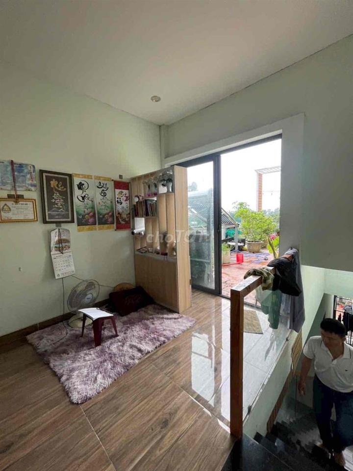 Cho thuê nhà mặt tiền Kinh Doanh. hẽm 93 Nguyễn Thị Minh Khai ,