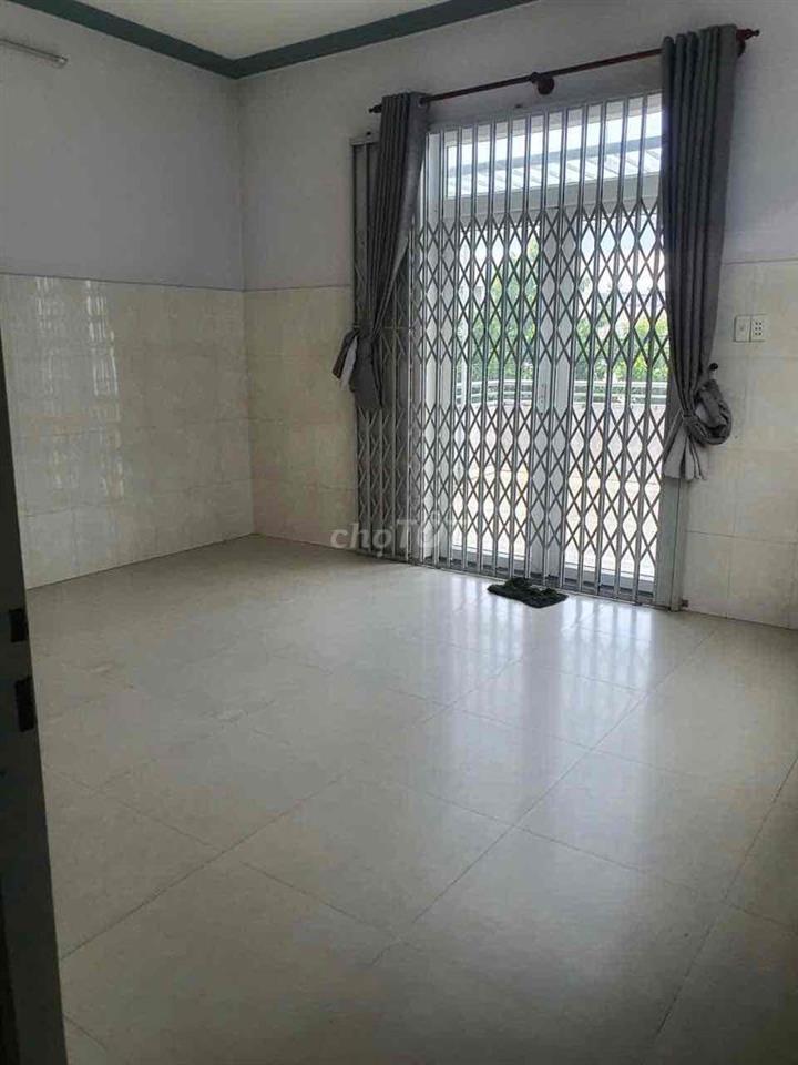 Cho thuê Nhà Mặt tiền Kinh Doanh Phường Hiệp Thành. 10x20m. 3 tầng