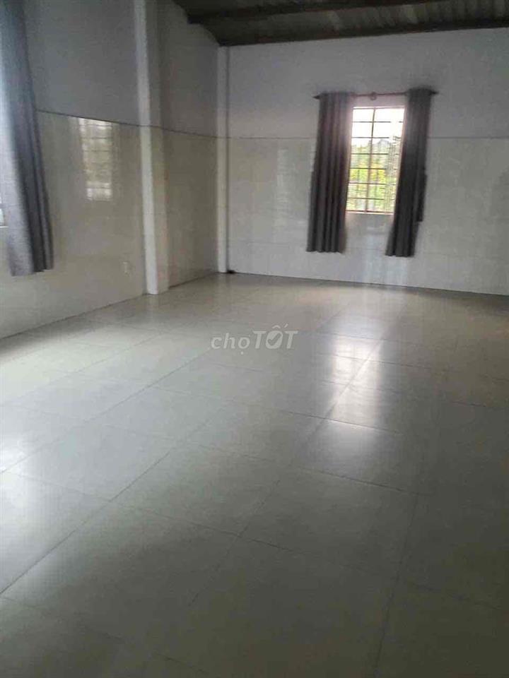 Cho thuê Nhà Mặt tiền Kinh Doanh Phường Hiệp Thành. 10x20m. 3 tầng