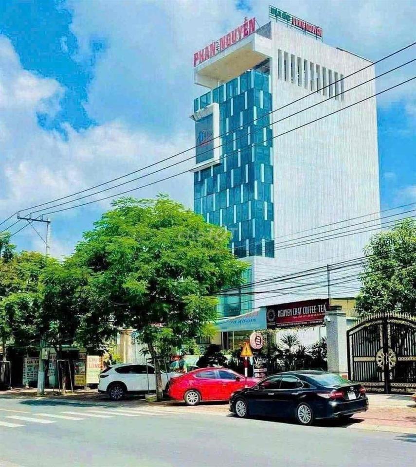 Toà nhà mặt tiền kinh doanh 5 tầng có thang Máy , Phú Mỹ gần KCN