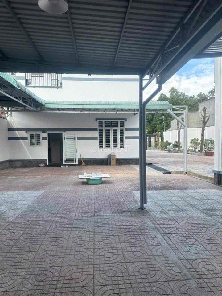 Cho thuê nhà vườn Hiệp An 1100m2 có sẵn 2 kho 500m2