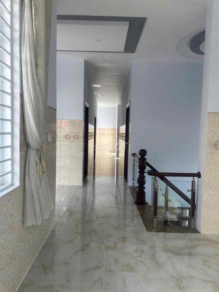 Cho thuê nhà vườn Hiệp An 1100m2 có sẵn 2 kho 500m2