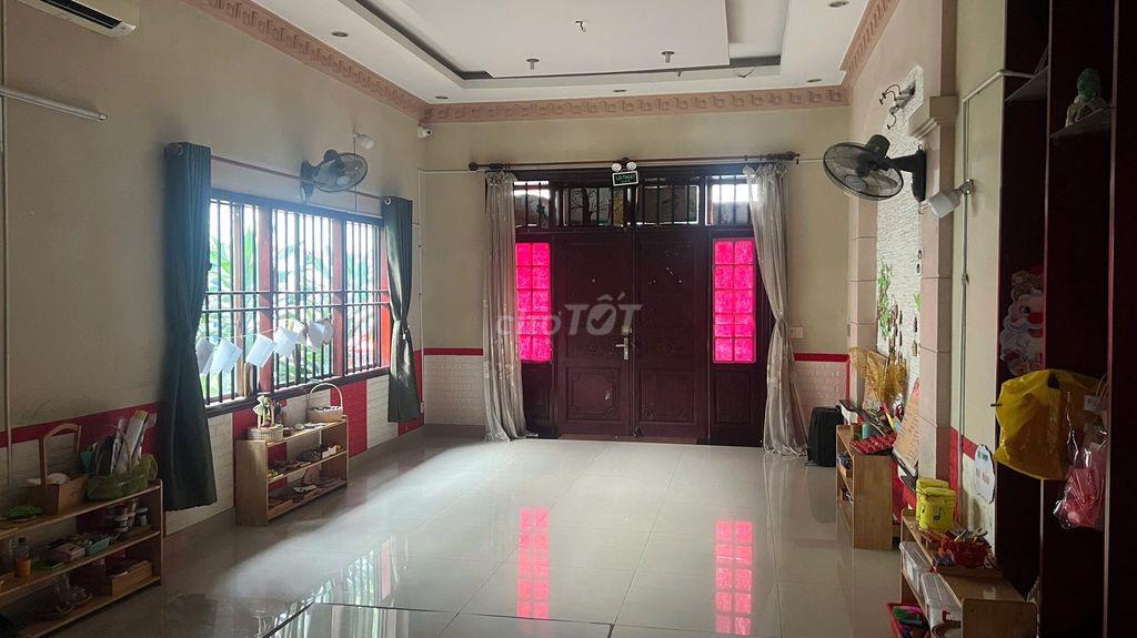 Biệt thự trệt 2 lầu 1000m2 - Đã hoàn công-Đối diện Đại Học TDM