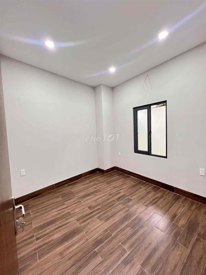 CẦN BÁN NHÀ Ở VỪA HOÀN THIỆN