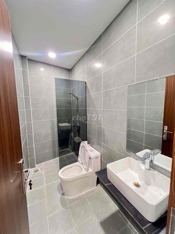 CẦN BÁN NHÀ Ở VỪA HOÀN THIỆN