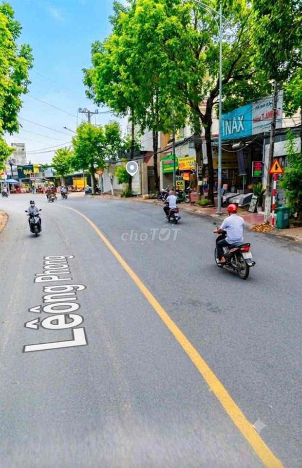 Bán gấp gần 200m2 đất MT Lê Hồng Phong gần ngã tư địa chất, vị trí đep