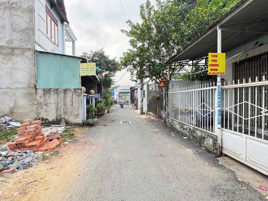 đất Phú Lợi hẻm nhựa thông vị trí hiếm bán. đủ tiện ích bán kính 500m
