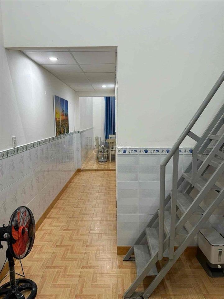 chính chủ bán nhà hẻm 385 Lê Hồng Phong gần chợ trường học. đường 4m