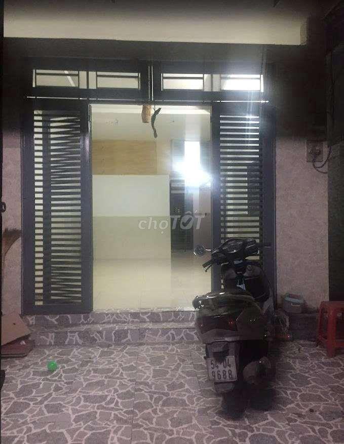 bán gấp nhà cấp 4 giá giảm còn 1ty650