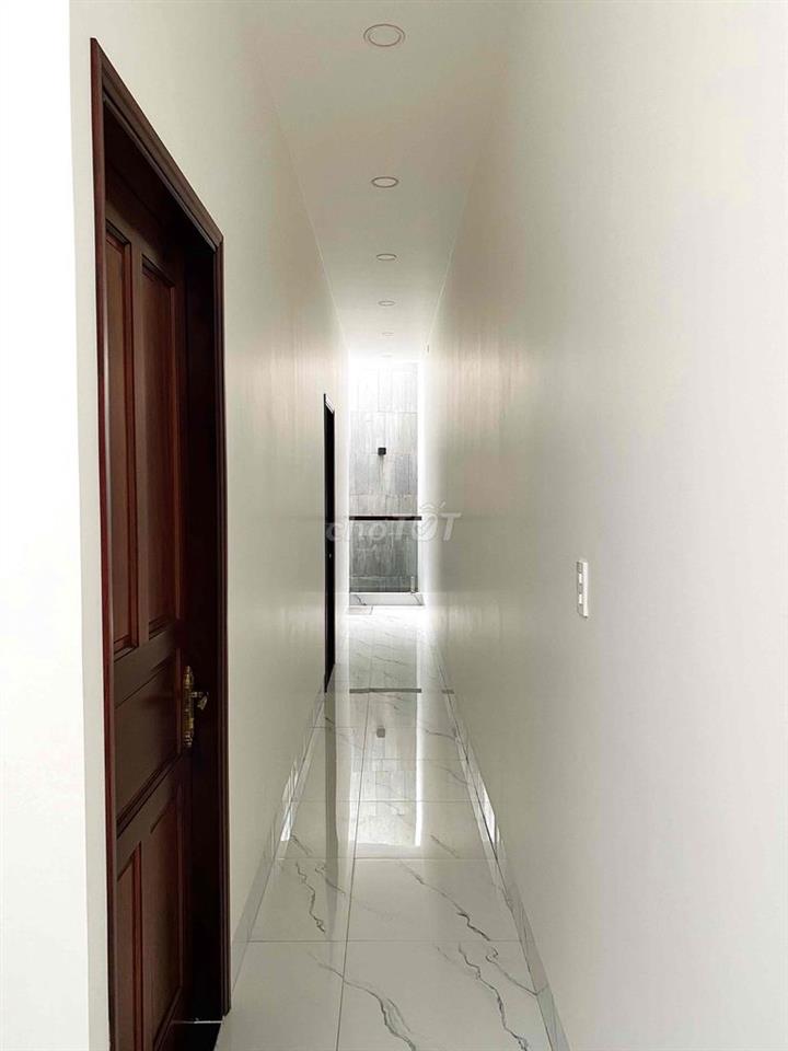 NHÀ PHỐ 3 TẦNG FULL NỘI THẤT MẶT TIỀN KINH DOANH !