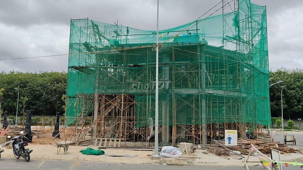 Nhà 1trệt 2 lầu,ngay kcn VSIP, thanh toán chỉ 680tr, sổ riêng