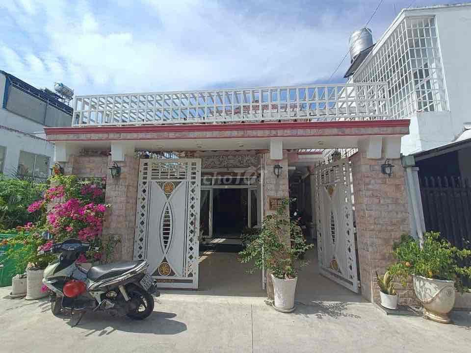 nhà 2 tầng bán nhanh. sổ sẵn chỉ 680 triệu